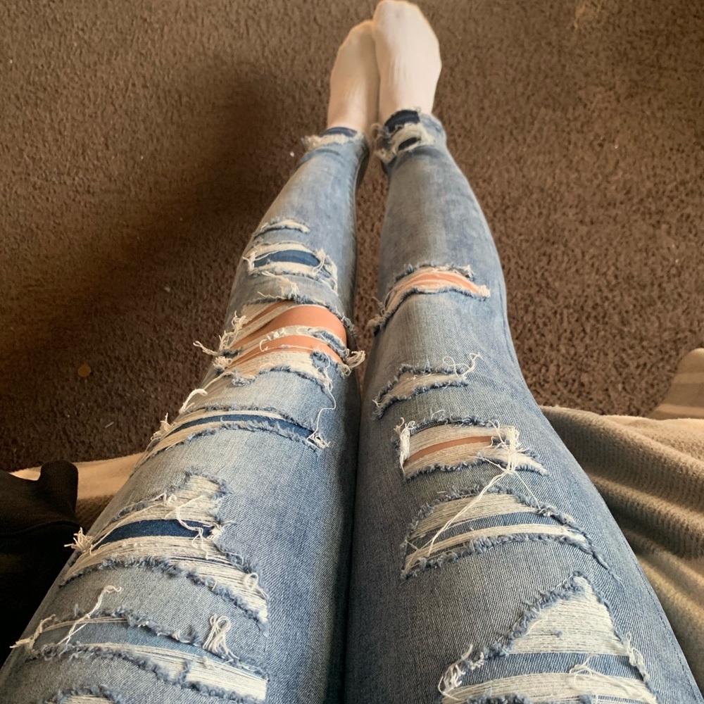 Distressed American Eagle Jeans NWOT